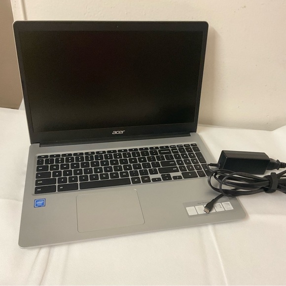 Acer Chrome Book - Picture 2 of 3